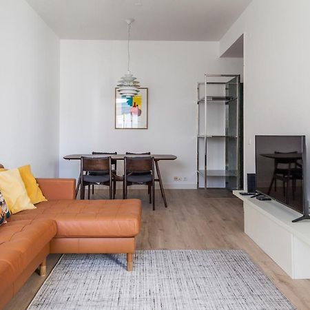 Classy 2Bdr Apartment In Downtown By Lovelystay Lisboa Extérieur photo