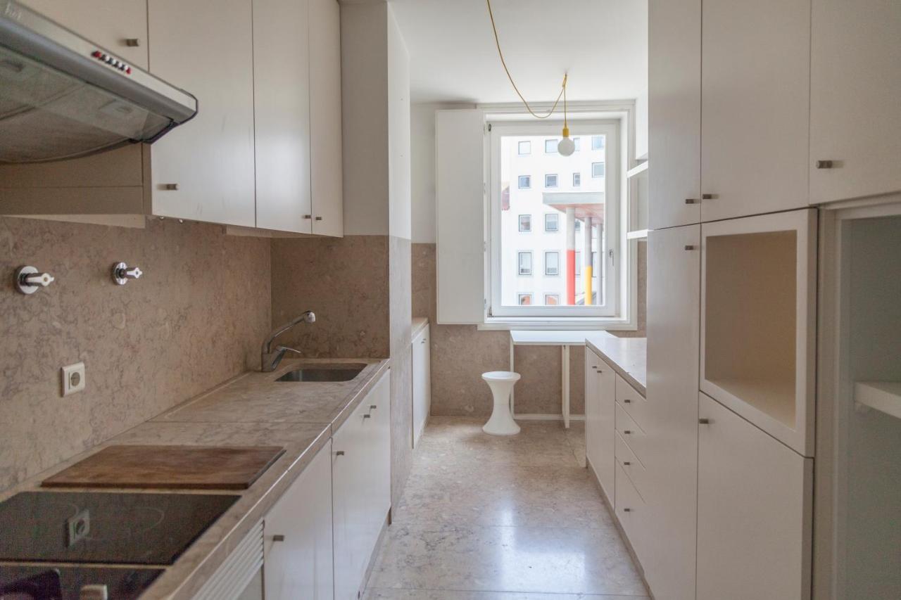 Classy 2Bdr Apartment In Downtown By Lovelystay Lisboa Extérieur photo