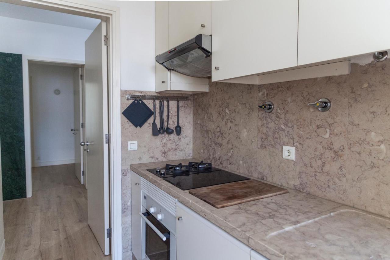 Classy 2Bdr Apartment In Downtown By Lovelystay Lisboa Extérieur photo