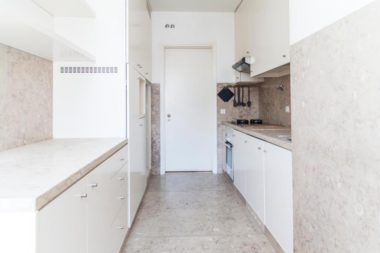 Classy 2Bdr Apartment In Downtown By Lovelystay Lisboa Extérieur photo