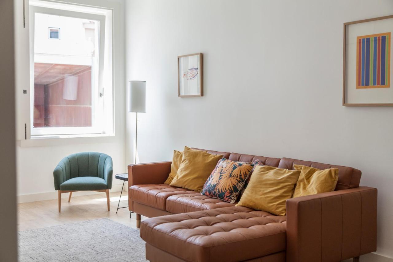 Classy 2Bdr Apartment In Downtown By Lovelystay Lisboa Extérieur photo